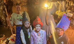 uczniowie w muzeum górali i zbójników